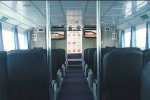Комфортный салон скоростной лодки с порта Padang Bai